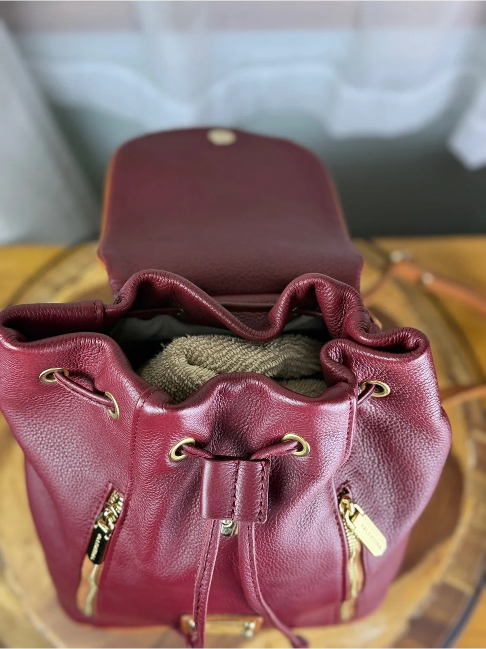 Valentina Italia Red Burgundy Leather Drawstring Backpack Purse w/ Tan Trim EUC